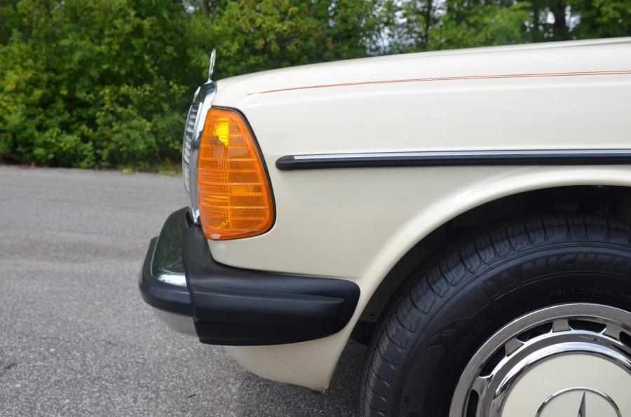 Детали экстерьера Mercedes-Benz 240 D (Bm.123.123) 1983 года  (EU) (фото 15 из 80)